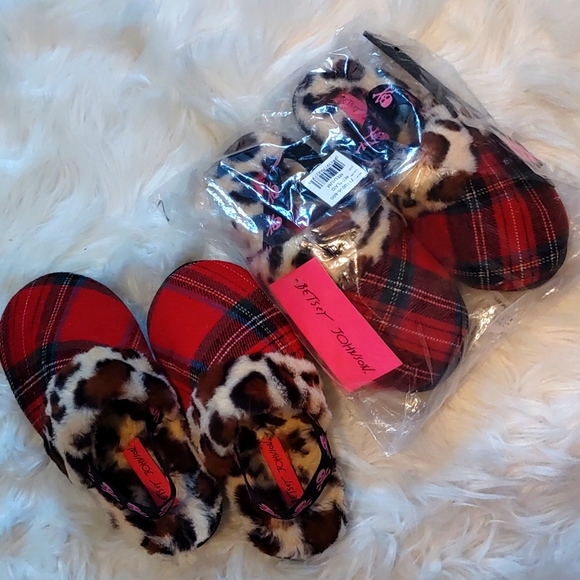 Betsey Johnson Shoes - NEW Betsey Johnson British plaid fur lined skull slippers Small (5.5, 6)